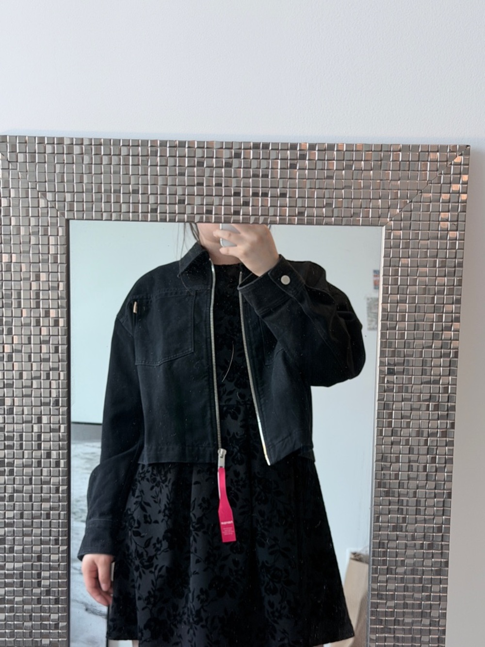 Fabrique Black Cropped Women's Jacket - Sleek Minimal Style
